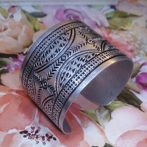 Unisex Ethnic Silver Tone Engraved Tribal Cuff Bracelet